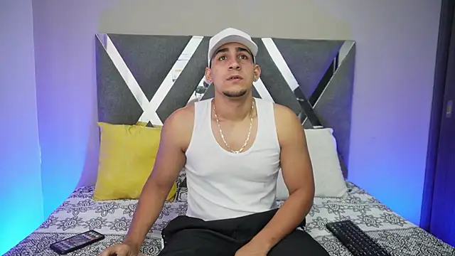Snapshot of massimo_vidal_ chatting on October 7, 2025, 12:57 pm massimo vidal  online show from October 7, 2025, 12:57 pm