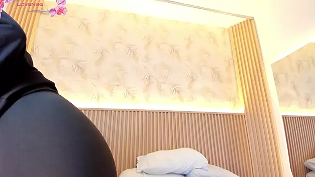 Snapshot of Liss-Reyes chatting on May 22, 2026, 12:11 pm Liss-Reyes online show from May 22, 2026, 12:11 pm
