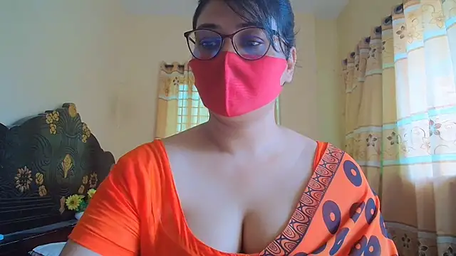 Snapshot of Elena_cruz5 chatting on July 15, 2026, 4:51 am Elena cruz5 online show from July 15, 2026, 4:51 am