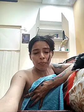 SaraBust online show from September 23, 2025, 1:41 am