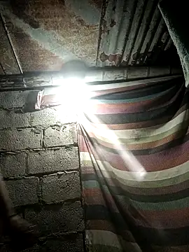 SaraBust online show from April 4, 2026, 3:49 am