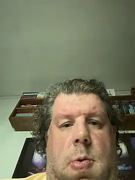 Stephanie1984 online show from April 18, 2026, 3:32 am