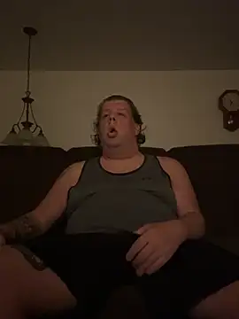 Stephanie1984 online show from April 19, 2026, 2:33 am