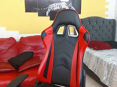 bull cam online show from October 16, 2025, 7:48 pm