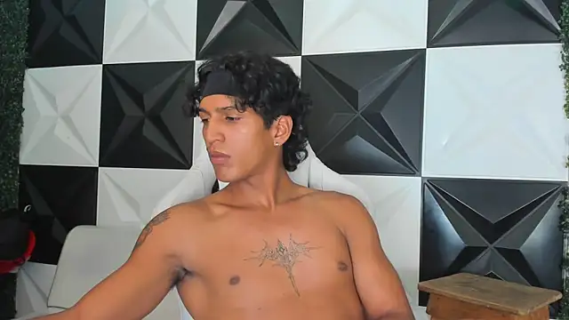 bull cam online show from November 18, 2025, 8:13 pm