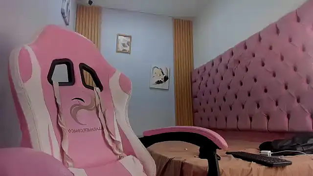 Jax Maliq online show from November 12, 2025, 2:45 am