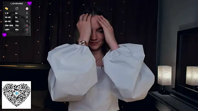 KerenFurguson online show from September 26, 2025, 7:40 pm