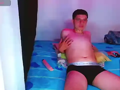 NoahAyala online show from November 16, 2025, 1:33 am