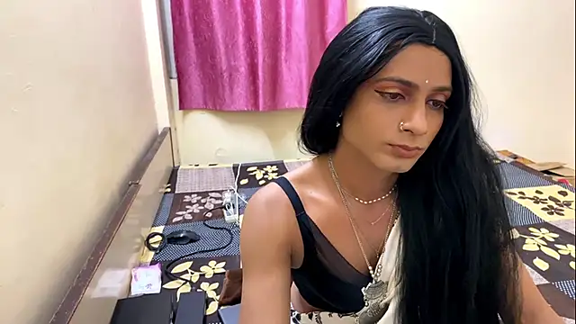 LuvLayla online show from September 16, 2025, 4:52 pm