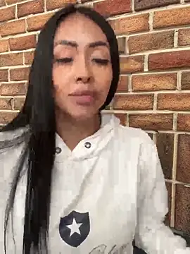 MarianaSandoval27 online show from March 9, 2026, 6:12 pm