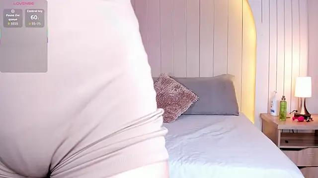 ALICESANDOVAL online show from March 11, 2026, 11:49 am