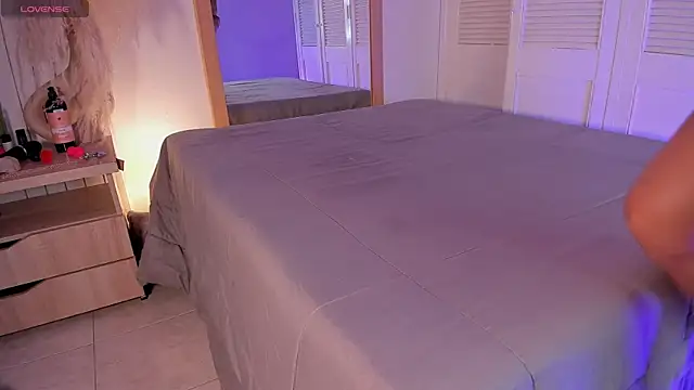 ALICESANDOVAL online show from April 23, 2026, 11:31 am