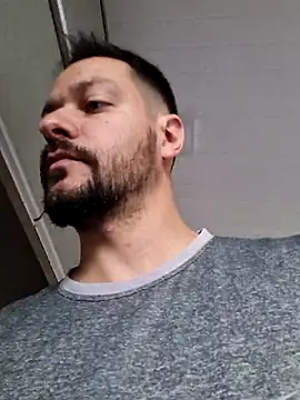 dancaEstrip online show from September 17, 2025, 4:08 pm