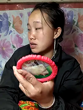 liu-liusexy online show from November 26, 2025, 2:07 pm