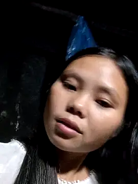 omiu-baby online show from October 16, 2025, 2:07 pm