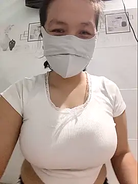 Snapshot of Wainy_kina chatting on October 13, 2025, 2:33 am Wainy kina online show from October 13, 2025, 2:33 am