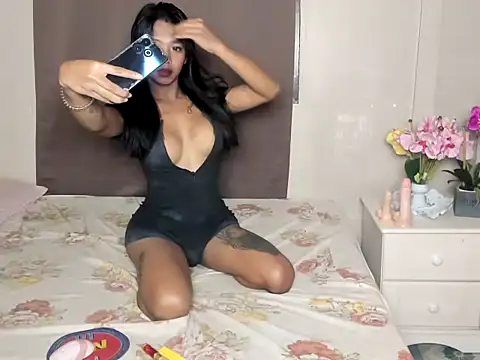 Theia22 online show from September 12, 2025, 9:42 am