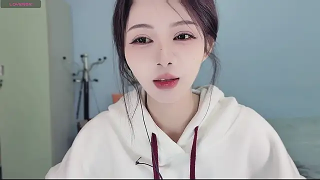 Sue101010 online show from November 21, 2025, 7:01 pm