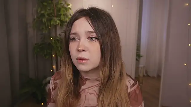 Lina Glow online show from March 20, 2026, 7:02 am