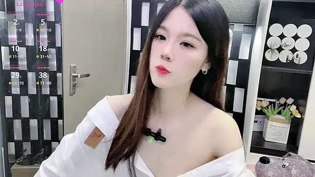 Yueyue-MM online show from October 26, 2025, 12:16 am