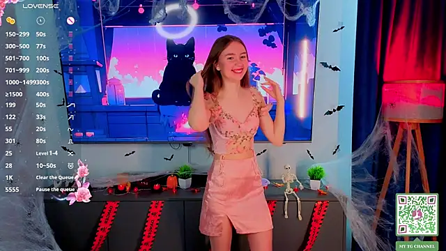 ElfredaTupy online show from November 4, 2025, 6:12 am