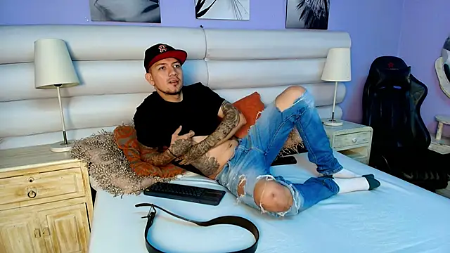 Snapshot of Dante_Flamee chatting on February 9, 2026, 1:26 pm Dante Flamee online show from February 9, 2026, 1:26 pm