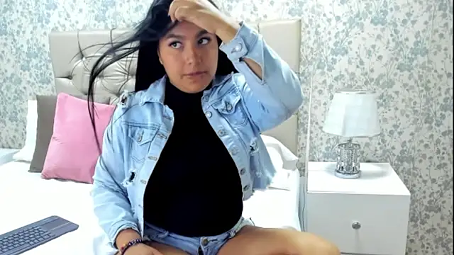 AlahiaJoness online show from September 15, 2025, 3:28 am