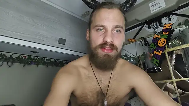 JuliCarl online show from October 30, 2025, 8:20 pm