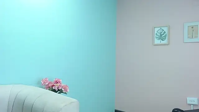 akisha lims26 online show from October 16, 2025, 1:23 pm