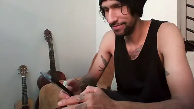 Snapshot of Alejandro92_cali chatting on June 18, 2026, 4:00 pm Alejandro92 cali online show from June 18, 2026, 4:00 pm