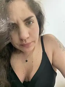 napoletanacagna online show from February 16, 2026, 7:32 pm