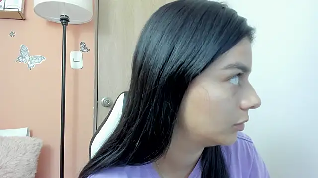 Snapshot of valerihouse chatting on February 15, 2025, 9:15 pm valerihouse online show from February 15, 2025, 9:15 pm