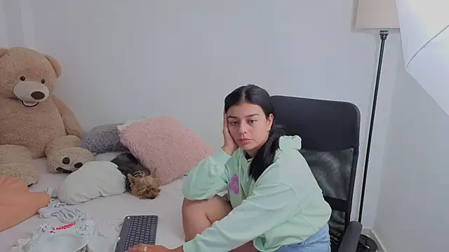 Snapshot of valerihouse chatting on September 24, 2025, 12:47 am valerihouse online show from September 24, 2025, 12:47 am
