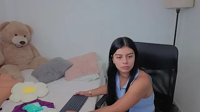 Snapshot of valerihouse chatting on October 4, 2025, 10:41 pm valerihouse online show from October 4, 2025, 10:41 pm