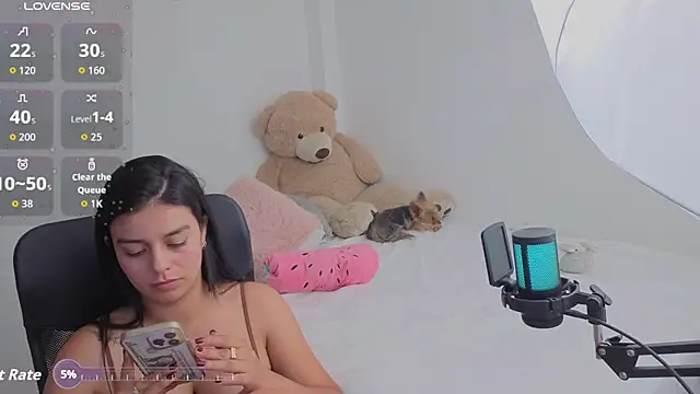 valerihouse online show from April 9, 2026, 2:00 am