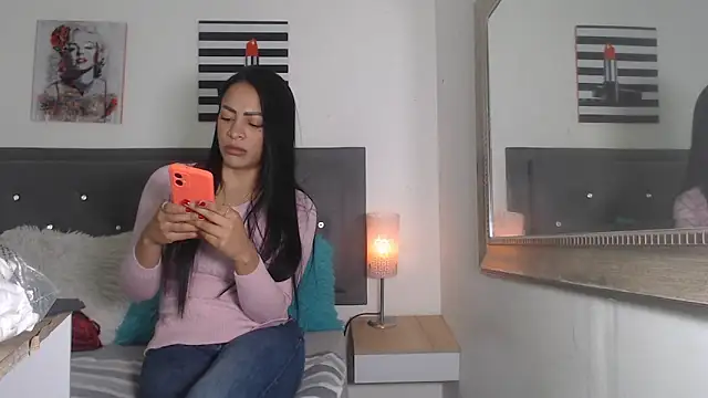 madison  love  online show from October 6, 2025, 6:27 pm