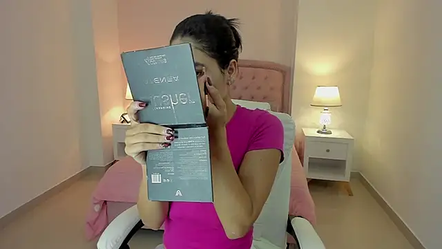 Scarlett 12 online show from March 9, 2026, 12:20 pm