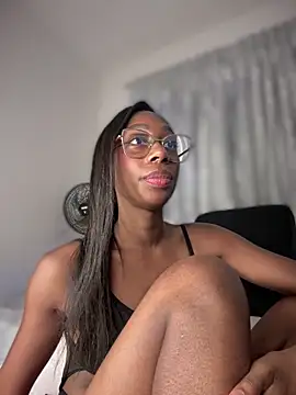 Snapshot of AmyRoss_1 chatting on October 27, 2025, 12:53 pm AmyRoss 1 online show from October 27, 2025, 12:53 pm