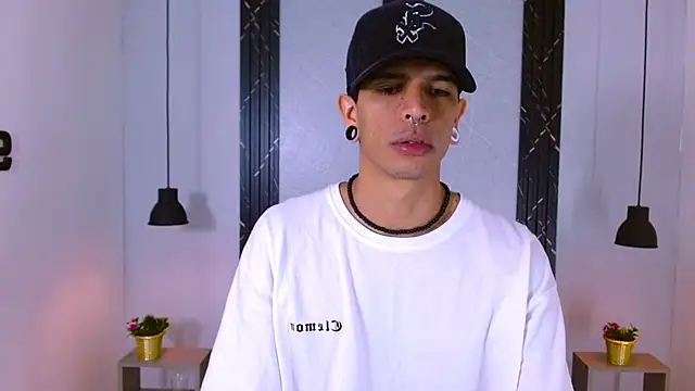 Franvill Trato online show from September 20, 2025, 7:26 pm