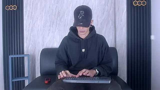 Franvill Trato online show from October 12, 2025, 12:04 pm