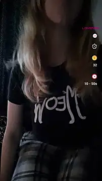 LyraHotty online show from February 23, 2026, 6:11 am