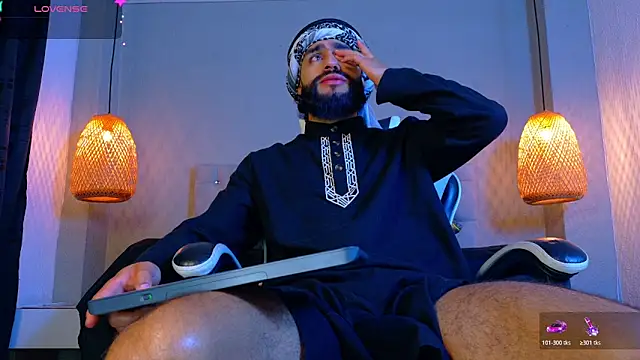 Thaiel Fosteer online show from April 10, 2026, 9:25 am