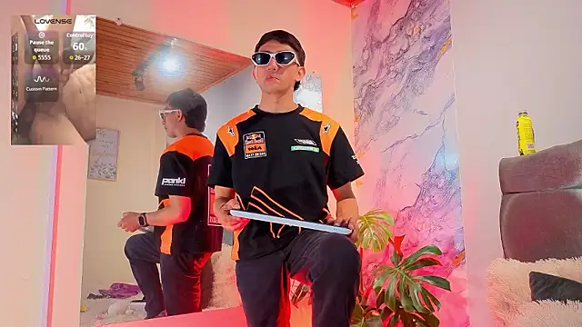 oliver mr  online show from March 24, 2026, 8:25 pm