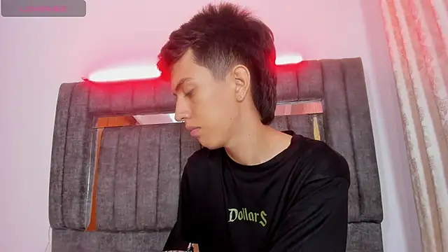 dylan 202520  online show from November 26, 2025, 11:44 am