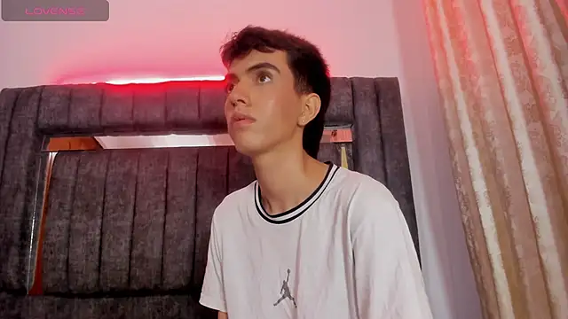 dylan 202520  online show from November 28, 2025, 3:42 am