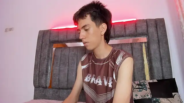 dylan 202520  online show from December 1, 2025, 11:37 am