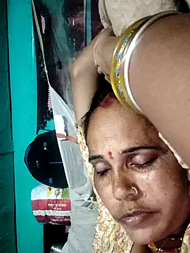 Pooja750 online show from September 17, 2025, 5:58 pm