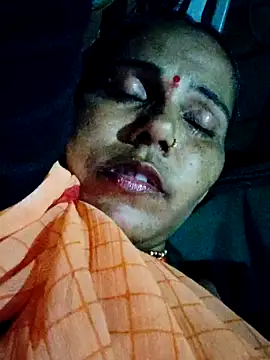 Pooja750 online show from September 19, 2025, 2:07 pm