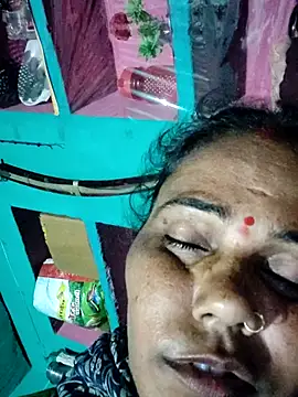 Pooja750 online show from October 22, 2025, 11:48 pm