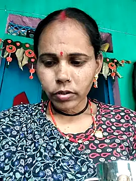 Pooja750 online show from December 23, 2025, 10:02 am